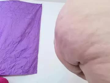 Girls: discover live performances with matured cam models, from teasing to fixations, in a variety of stunning live sex cams.