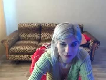 Girls: discover live performances with matured cam models, from teasing to fixations, in a variety of stunning live sex cams.
