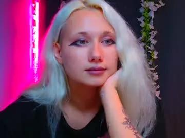 Girls: discover live performances with matured cam models, from teasing to fixations, in a variety of stunning live sex cams.