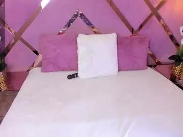 Girls: discover live performances with matured cam models, from teasing to fixations, in a variety of stunning live sex cams.