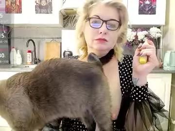 Girls: discover live performances with matured cam models, from teasing to fixations, in a variety of stunning live sex cams.