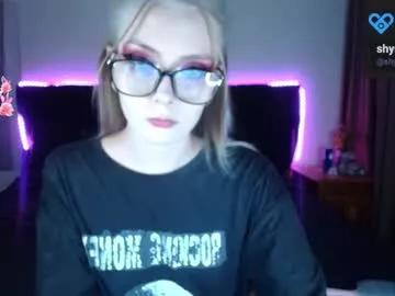 Girls: discover live performances with matured cam models, from teasing to fixations, in a variety of stunning live sex cams.