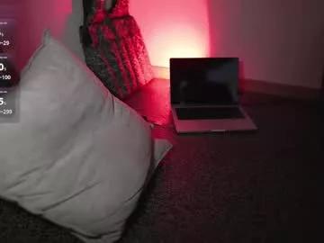 Girls: discover live performances with matured cam models, from teasing to fixations, in a variety of stunning live sex cams.
