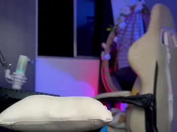 Girls: discover live performances with matured cam models, from teasing to fixations, in a variety of stunning live sex cams.