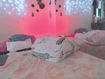 Girls: discover live performances with matured cam models, from teasing to fixations, in a variety of stunning live sex cams.