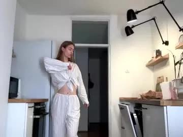 Girls: discover live performances with matured cam models, from teasing to fixations, in a variety of stunning live sex cams.