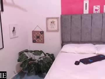 Girls: discover live performances with matured cam models, from teasing to fixations, in a variety of stunning live sex cams.