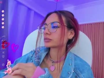Girls: discover live performances with matured cam models, from teasing to fixations, in a variety of stunning live sex cams.