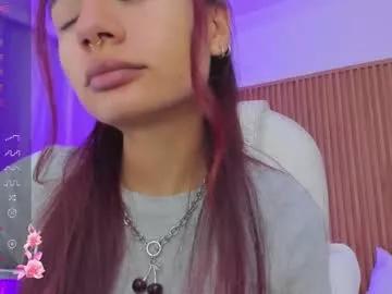 Girls: discover live performances with matured cam models, from teasing to fixations, in a variety of stunning live sex cams.