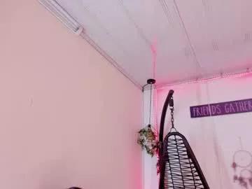 Girls: discover live performances with matured cam models, from teasing to fixations, in a variety of stunning live sex cams.