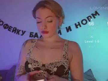 Girls: discover live performances with matured cam models, from teasing to fixations, in a variety of stunning live sex cams.