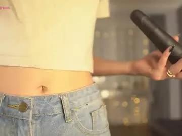 Girls: discover live performances with matured cam models, from teasing to fixations, in a variety of stunning live sex cams.