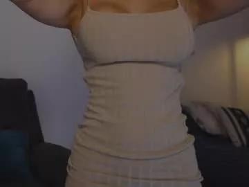 Girls: discover live performances with matured cam models, from teasing to fixations, in a variety of stunning live sex cams.