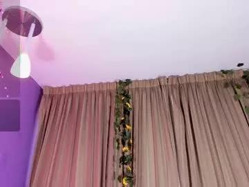 Girls: discover live performances with matured cam models, from teasing to fixations, in a variety of stunning live sex cams.