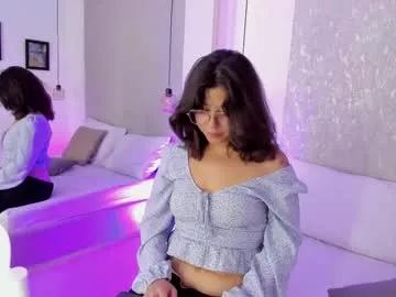 Girls: discover live performances with matured cam models, from teasing to fixations, in a variety of stunning live sex cams.