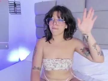 Girls: discover live performances with matured cam models, from teasing to fixations, in a variety of stunning live sex cams.