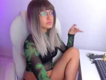 Girls: discover live performances with matured cam models, from teasing to fixations, in a variety of stunning live sex cams.
