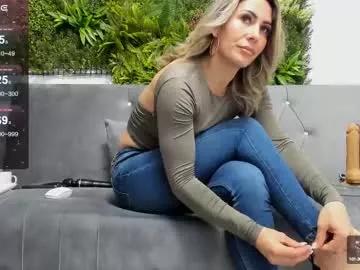 Girls: discover live performances with matured cam models, from teasing to fixations, in a variety of stunning live sex cams.