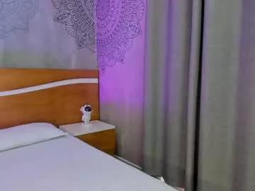 Girls: discover live performances with matured cam models, from teasing to fixations, in a variety of stunning live sex cams.