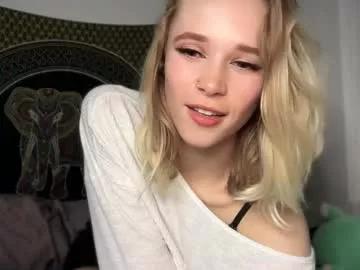 Girls: discover live performances with matured cam models, from teasing to fixations, in a variety of stunning live sex cams.