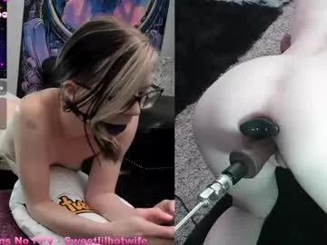 Girls: discover live performances with matured cam models, from teasing to fixations, in a variety of stunning live sex cams.