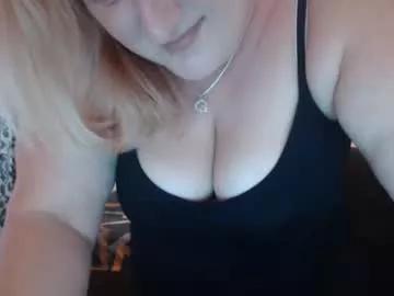 Girls: discover live performances with matured cam models, from teasing to fixations, in a variety of stunning live sex cams.