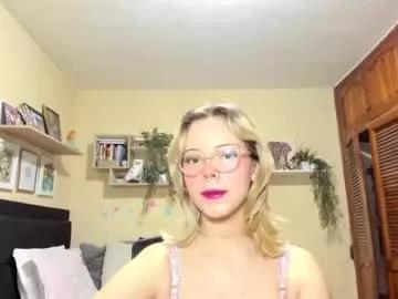 sweetshiro from Chaturbate