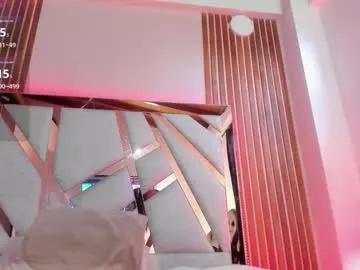 Girls: discover live performances with matured cam models, from teasing to fixations, in a variety of stunning live sex cams.