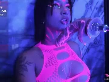 Girls: discover live performances with matured cam models, from teasing to fixations, in a variety of stunning live sex cams.