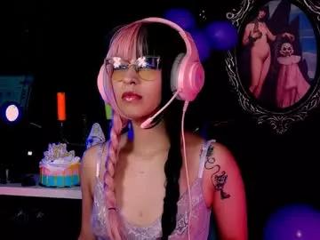 Girls: discover live performances with matured cam models, from teasing to fixations, in a variety of stunning live sex cams.