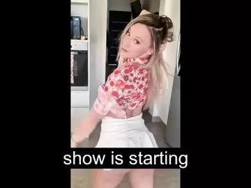 Girls: discover live performances with matured cam models, from teasing to fixations, in a variety of stunning live sex cams.