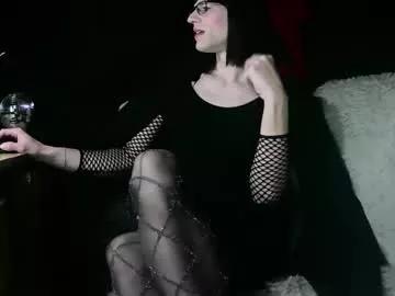 Girls: discover live performances with matured cam models, from teasing to fixations, in a variety of stunning live sex cams.