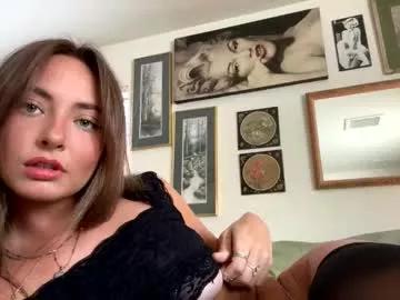 Girls: discover live performances with matured cam models, from teasing to fixations, in a variety of stunning live sex cams.