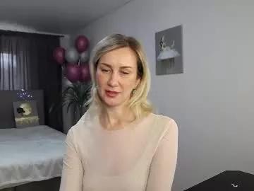 Girls: discover live performances with matured cam models, from teasing to fixations, in a variety of stunning live sex cams.