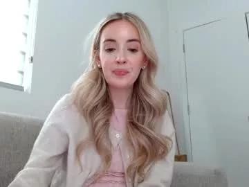 Girls: discover live performances with matured cam models, from teasing to fixations, in a variety of stunning live sex cams.