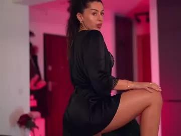 Girls: discover live performances with matured cam models, from teasing to fixations, in a variety of stunning live sex cams.