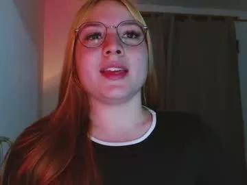 Girls: discover live performances with matured cam models, from teasing to fixations, in a variety of stunning live sex cams.
