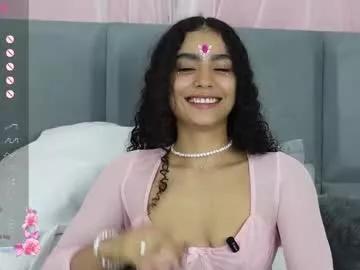 Girls: discover live performances with matured cam models, from teasing to fixations, in a variety of stunning live sex cams.