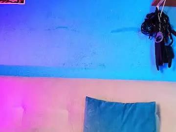 Girls: discover live performances with matured cam models, from teasing to fixations, in a variety of stunning live sex cams.