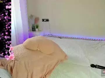 Girls: discover live performances with matured cam models, from teasing to fixations, in a variety of stunning live sex cams.