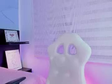 Girls: discover live performances with matured cam models, from teasing to fixations, in a variety of stunning live sex cams.