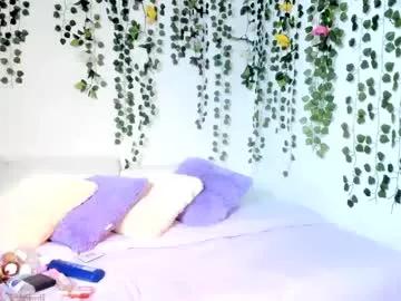 Girls: discover live performances with matured cam models, from teasing to fixations, in a variety of stunning live sex cams.
