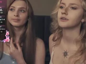 Girls: discover live performances with matured cam models, from teasing to fixations, in a variety of stunning live sex cams.