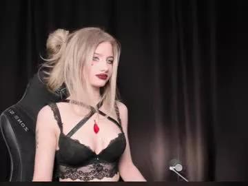 Girls: discover live performances with matured cam models, from teasing to fixations, in a variety of stunning live sex cams.