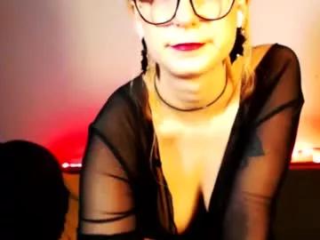 Girls: discover live performances with matured cam models, from teasing to fixations, in a variety of stunning live sex cams.