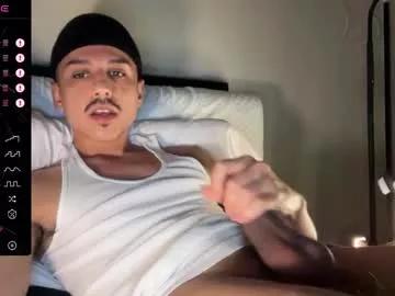 xmomentumx from Chaturbate