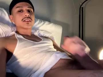 xmomentumx from Chaturbate