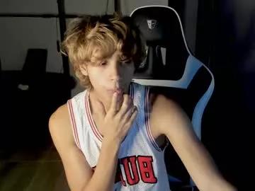xoxo_dominik from Chaturbate