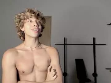 xoxo_dominik from Chaturbate