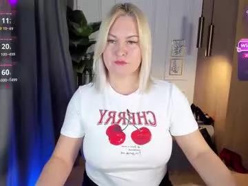 Girls: discover live performances with matured cam models, from teasing to fixations, in a variety of stunning live sex cams.